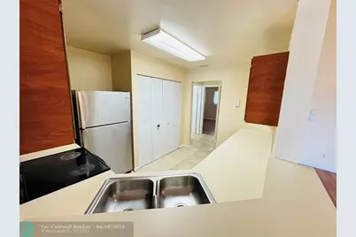 3449 NW 44th St, Unit #202, Lauderdale Lakes, FL 33309 - Photo 2