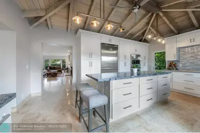 2319  Castilla Isle, Fort Lauderdale, FL 33301 - Photo 14