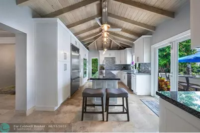 2319  Castilla Isle, Fort Lauderdale, FL 33301 - Photo 12