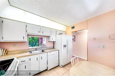 2860  Somerset Dr, Unit #404K, Lauderdale Lakes, FL 33311 - Photo 10