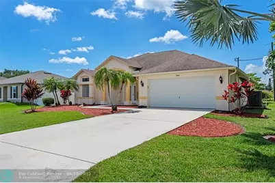 386 SW Donna Ter, Port Saint Lucie, FL 34984 - Photo 4