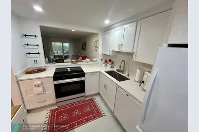 3060  Holiday Springs Blvd, Unit #102, Margate, FL 33063 - Photo 2