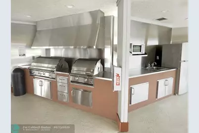 9400 N Hollybrook Lake Dr, Unit #105, Pembroke Pines, FL 33025 - Photo 10