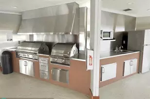 9400 N Hollybrook Lake Dr, Pembroke Pines, FL 33025 - Photo 10