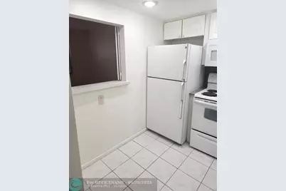 218  Farnham J, Unit #218, Deerfield Beach, FL 33442 - Photo 2