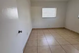 890 NW 39th St, Oakland Park, FL 33309 - Photo 10