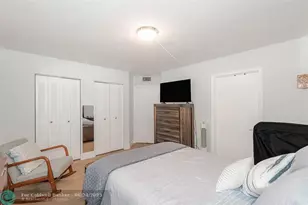 701 SW 128th Ave, Pembroke Pines, FL 33027 - Photo 20