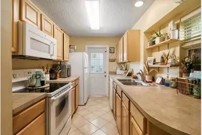 118 SW Ray Avenue, Port Saint Lucie, FL 34983 - Photo 10