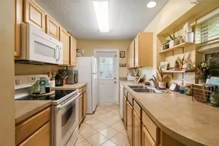 118 SW Ray Ave, Port Saint Lucie, FL 34983 - Photo 10