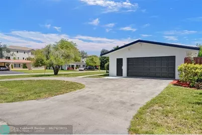 4017 NE 18th Ave, Oakland Park, FL 33334 - Photo 2