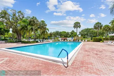 555  Oaks Ln, Unit #504, Pompano Beach, FL 33069 - Photo 22