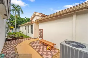 7542 NW 3rd St, Plantation, FL 33317 - Photo 4