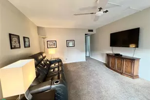 105 Oakridge I Unit, Deerfield Beach, FL 33442 - Photo 4