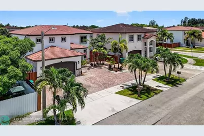 18203 SW 152nd Pl, Miami, FL 33187 - Photo 4