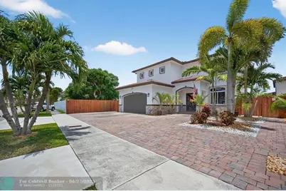 18203 SW 152nd Pl, Miami, FL 33187 - Photo 2