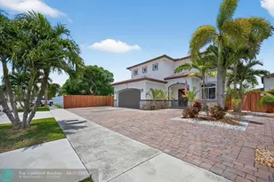 18203 SW 152nd Pl, Miami, FL 33187 - Photo 2