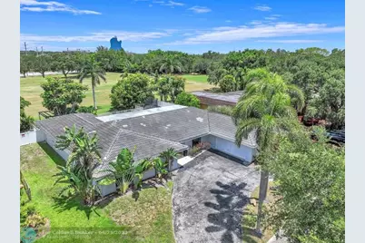 5421 N 36th Ct, Hollywood, FL 33021 - Photo 1