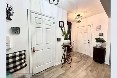 5255  Oakland Lake Circle, Fort Pierce, FL 34951 - Photo 6