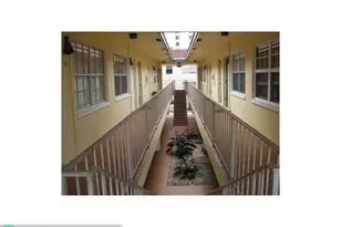 2404 NE 33rd Ave, Fort Lauderdale, FL 33305 - Photo 10