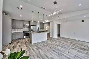 2273 SW Phyllis Ln, Port Saint Lucie, FL 34953 - Photo 6