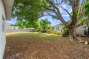 6540 SW 8th St, North Lauderdale, FL 33068 - Photo 32