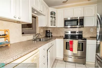 5003 NW 35th St, Unit #503, Lauderdale Lakes, FL 33319 - Photo 4