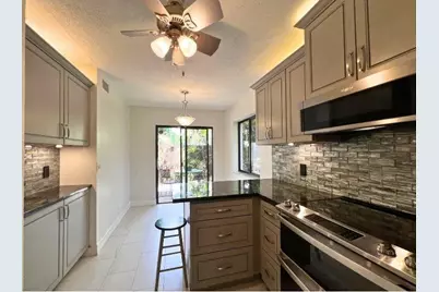 5270  Fountains Dr, Unit #102, Lake Worth, FL 33467 - Photo 8