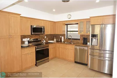 9220 SW 56th St, Miami, FL 33165 - Photo 10