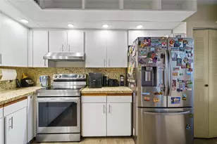 800 SW 125th Way, Pembroke Pines, FL 33027 - Photo 18