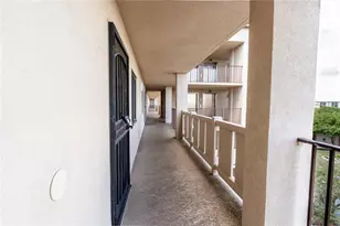 2206 S Cypress Bend Dr, Pompano Beach, FL 33069 - Photo 30