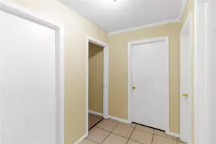 970 SW 67th Ave, North Lauderdale, FL 33068 - Photo 16