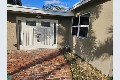 2586 NW 58th Ave, Margate, FL 33063 - Photo 4