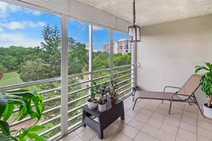 535 Oaks Dr, Pompano Beach, FL 33069 - Photo 24