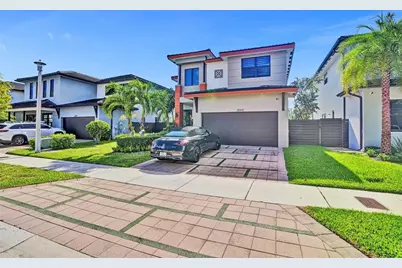 15501 NW 88th Ave, Unit #15501, Miami Lakes, FL 33018 - Photo 1