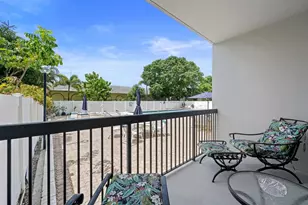 1301 NE 7th St, Hallandale Beach, FL 33009 - Photo 4