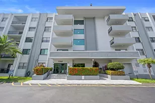 1301 NE 7th St, Hallandale Beach, FL 33009 - Photo 2