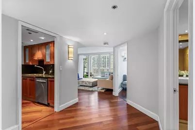 1717 N Bayshore Dr, Unit #3040, Miami, FL 33132 - Photo 6