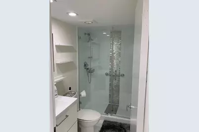 1000  Parkview Dr, Unit #319, Hallandale Beach, FL 33009 - Photo 8