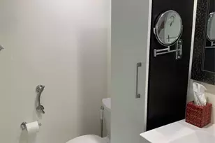 1000 Parkview Dr, Hallandale Beach, FL 33009 - Photo 16