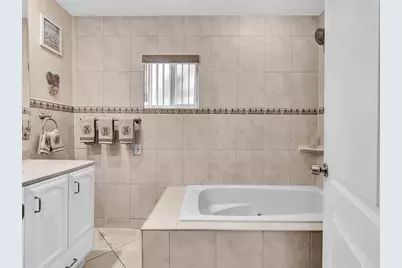 4220 NW 49th Ave, Lauderdale Lakes, FL 33319 - Photo 26
