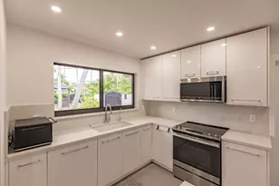 1900 Bayview Dr, Fort Lauderdale, FL 33305 - Photo 16