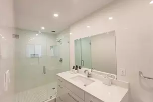 1900 Bayview Dr, Fort Lauderdale, FL 33305 - Photo 28