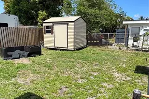 1611 NE 32nd St, Pompano Beach, FL 33064 - Photo 22