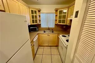 13500 NE 3rd Ct, North Miami, FL 33161 - Photo 14