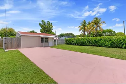 2071 NE 180th St, North Miami Beach, FL 33162 - Photo 2