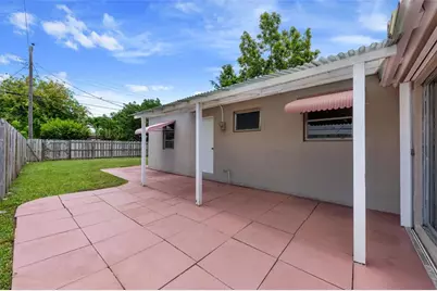 2071 NE 180th St, North Miami Beach, FL 33162 - Photo 28