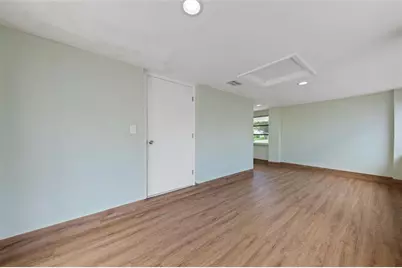 2071 NE 180th St, North Miami Beach, FL 33162 - Photo 18