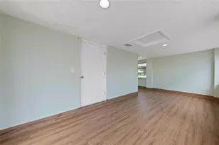 2071 NE 180th St, North Miami Beach, FL 33162 - Photo 18