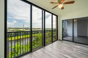 2200 S Cypress Bend Dr, Pompano Beach, FL 33069 - Photo 10