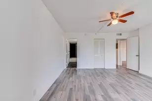 2200 S Cypress Bend Dr, Pompano Beach, FL 33069 - Photo 14